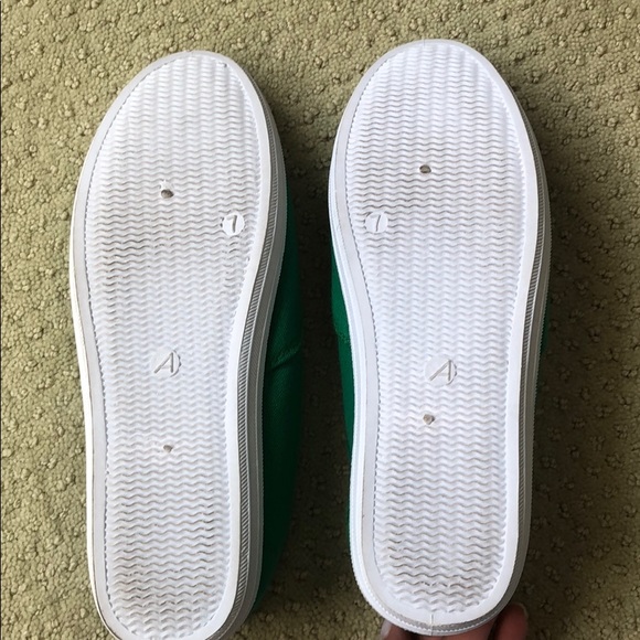 Green laced shoes - Picture 2 of 2